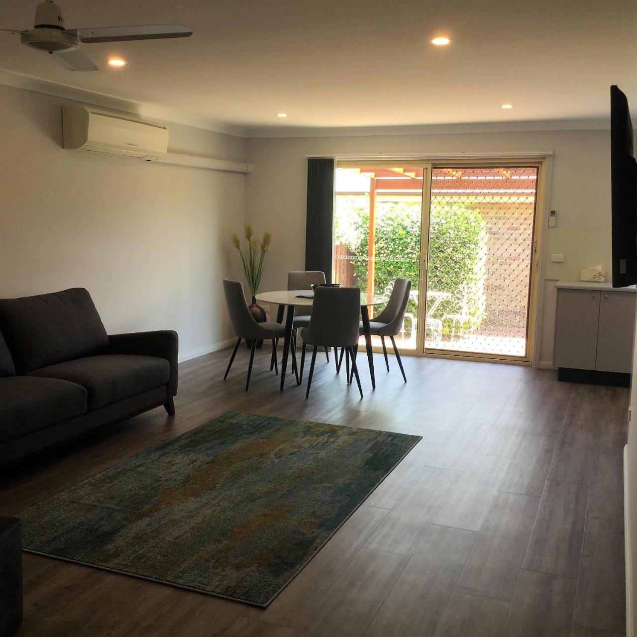 Tic Tac Toe Quality Accommodation Армидейл Екстериор снимка